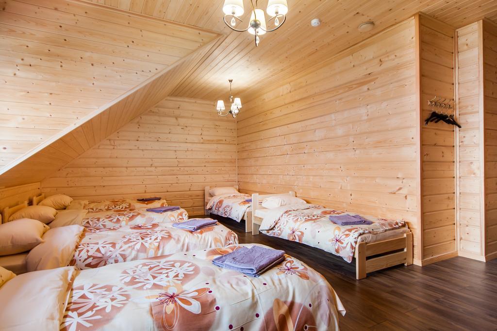 Vila Viesai Тракай Стая снимка